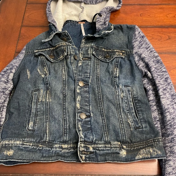 Free People Cropped‎ Distressed Jean Jacket - Picture 11 of 11